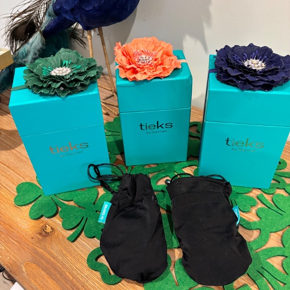 3! Tieks Boxes with Flowers and 2 purse shoe sets with bags - Picture 2 of 5